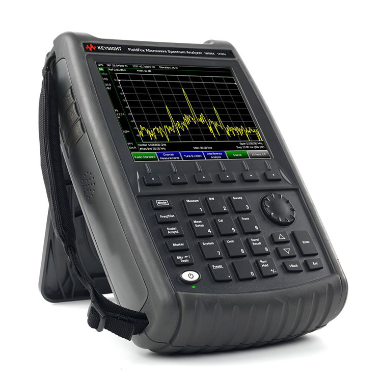 Ručný mikrovlnný spektrálny analyzátor FieldFox N9936A